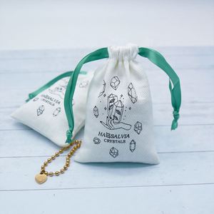 Pochette cadeau en mousseline imprimée avec logo personnalisé, pochette en coton sergé haut de gamme pour emballage de bracelets et bijoux - Product Image 4