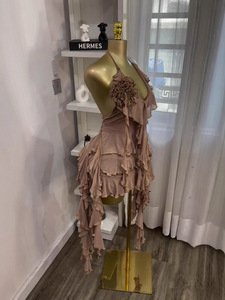 เดรสแฟชั่นผู้หญิงแบบเซ็กซี่ คอวี สายคล้องคอ ไม่มีแขน ประดับเข็มกลัด ชายกระโปรงแบบอสมมาตร เปิดหลัง - Product Image 6