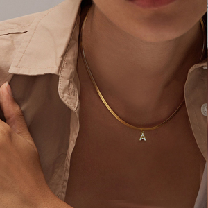 Colgante Emanco de Acero Inoxidable Chapado en Oro de 14K con Letras y Números Completos de Circonitas Cúbicas, Charm Brillante con Iniciales para Collar y Pulsera DIY con Nombre - Product Image 5