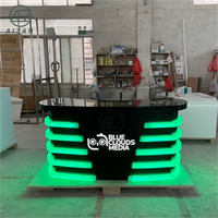 Fabricant professionnel Design moderne éclairage LED incurvé bureau d'ancrage de nouvelles TV et Station de radio Table Console de diffusion