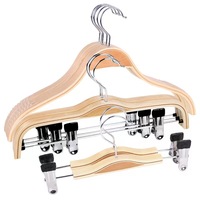 Cintres en contreplaqué antidérapants avec logo personnalisé Crochet en métal pour chemise en bois laminé Cintres pour sac à clip en tissu pour salle de bain cuisine armoire