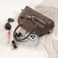 Tas Selempang Wanita Kulit PU Lapis Lilin Vintage Logo Kustom Grosir, Tas Bahu Retro Model Dome, Tas Satchel Wanita, OEM ODM