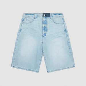 Shorts Bermuda en jean délavé bleu clair pour homme, taille haute, fermeture boutonnée, style décontracté, couleur unie, logo au dos - Product Image 1