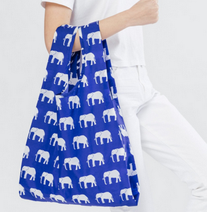 Logotipo personalizado Nuevo diseño Moda Reutilizable Medio Llevar Bolsa de la compra plegable Stock Poliéster con bolsa Patrón de dibujos animados - Product Image 5