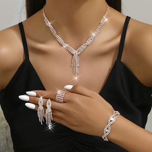 Bộ trang sức mặt dây chuyền kim cương sang trọng, kiểu dáng tua rua, chất liệu hợp kim đồng, kèm khuyên tai, quà tặng dành cho nữ - Product Image 1