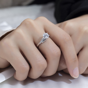 Bague en argent sterling 925 avec diamant de laboratoire taille ronde Messi Jewelry MSR-1752 - Product Image 6