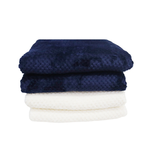 Manta de Coral Ligera para las Rodillas, Suave y Acogedora, Manta de Invierno para Mascotas, Gruesa, de Color Sólido, con Diseño de Piña - Product Image 4