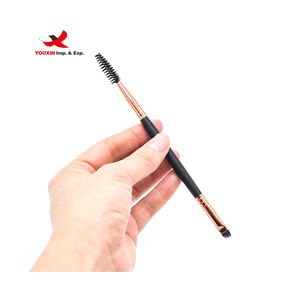 Pinceau de maquillage professionnel en poils synthétiques à double embout, coudé pour sourcils, vente en gros à bas prix - Product Image 2