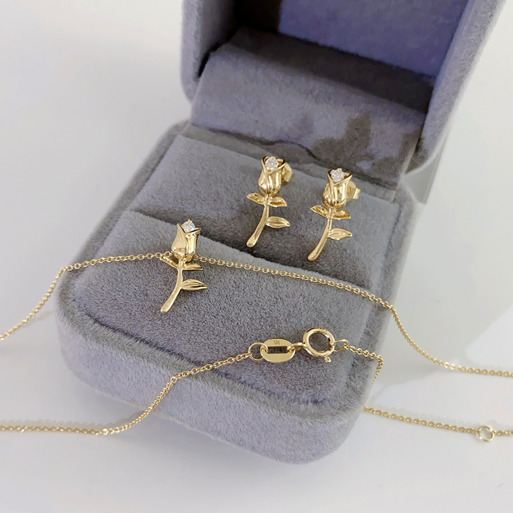 Ensemble de bijoux (collier + boucles d'oreilles)