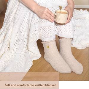 Panier-cadeau de luxe en tricot avec pompons pour la fête des Mères, coffret de soins chaleureux avec couverture et kit <span class=keywords><strong>spa</strong></span>, cadeaux uniques pour prendre soin de soi pour maman - Product Image 4