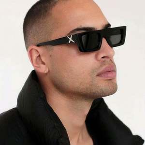 Gafas de Sol Rectangulares de Color Caramelo a la Moda 2022, Gafas de Sol Cuadradas Pequeñas Coloridas con Protección UV400 para Hombre y Mujer - Product Image 2