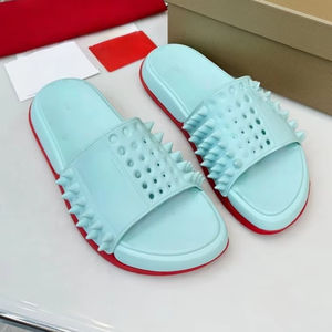 Sandalias Planas Unisex de Cuero Genuino con Suela de Goma, Diseño de Remaches de Lujo, Antiolor, Zapatos para Caminar, Pantuflas de Verano - Product Image 1