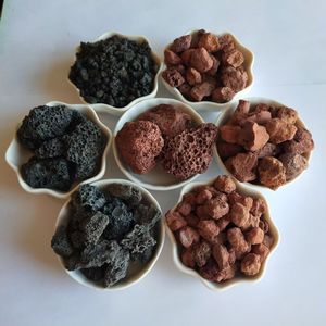 Pierres volcaniques utilisées pour le traitement des eaux usées