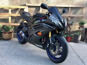 Moto sportive Yamaha1 YZF <span class=keywords><strong>R6</strong></span> 600cc : 4 cylindres, refroidissement par eau, luxe haut de gamme, puissance de niveau piste et conduite confortable - Product Image 5