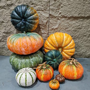 Modello di visualizzazione per fotografia di decorazione della finestra del centro commerciale di Halloween decorazione di frutta artificiale di zucca finta - Product Image 3