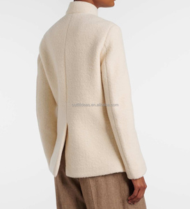 Veste de luxe pour femmes, uniforme élégant, qualité supérieure, col montant, chaude, coupe régulière, blanche, boutonnée sur le devant, en laine et soie de Spagna - Product Image 2