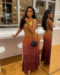 Abito da donna slim fit con motivo a onde sfumate, stile retrò, nuova collezione estiva 2026 - Vendita all'ingrosso per boutique - Product Image 3