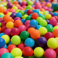 Balles de mini-golf personnalisables OEM avec logo imprimé sur du caoutchouc durable et des balles vierges en Surlyn pour un design personnalisé