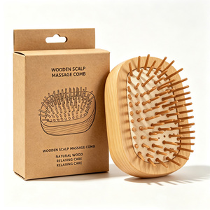 Brosse à cheveux mini en bambou en gros avec picots ronds en bois pour les voyages, les soins de beauté et le coiffage des cheveux fins - Product Image 1