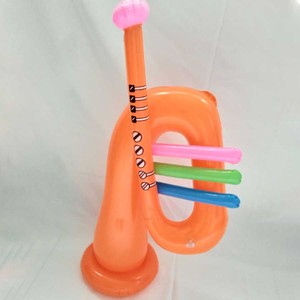 Vente en gros de <span class=keywords><strong>trompette</strong></span> gonflable Cadeaux pour événements Faux instrument à vent léger pour la décoration de fête - Product Image 2