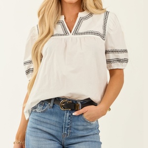 Blusa de Algodón Bordada Estilo Bohemio, Cuello en V, Manga Abullonada, Estilo Étnico Campestre para Mujer, Gran Venta - Product Image 1