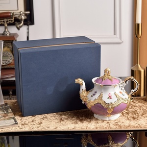 Ensemble de cafetière et tasses et soucoupes de luxe de style européen pour usage domestique - Product Image 2