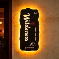 Caja de Luz LED Rectangular de Dimensiones Personalizadas con Carcasa de Aluminio para Uso Comercial en Exteriores, Diseño Práctico para Colgar en la Pared