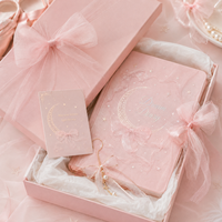 Ensemble de journal de rêve LABON Balletcore avec carnet rose en tulle et nœud, motifs lune et étoile, pages de suivi des rêves et logo personnalisé, coffret cadeau