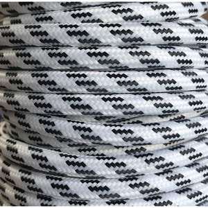 Cable textil de 5 metros, diseño blanco y negro, ideal para decoración y conexión eléctrica en interiores. - Product Image 1