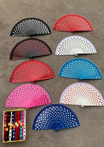 Abanico Plegable Español para Mujer, Retro, de Bambú Tallado, Arte Folclórico Hecho a Mano, Diseño de Amor, Regalo de Negocios y Abanico para Danza - Product Image 6