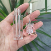 Emballage personnalisé en plastique transparent rectangulaire de 3,5 ml avec bouchon en forme de cœur pour huile à lèvres, crème, tubes de gloss à lèvres roses