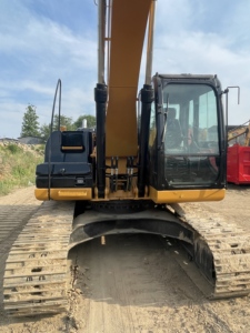 รถขุด CAT 320D ขนาด 20 ตัน รถขุดมือสองจากญี่ปุ่นแท้ ยี่ห้อ Caterpillar รุ่น 320d cat 320D2 323 325 รถขุดตีนตะขาบมือสอง - Product Image 1