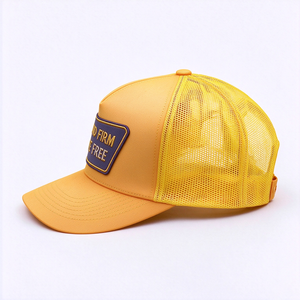 หมวกแก๊ปสีเหลืองพร้อมแผ่นยางปักลาย 'Stand Firm Live Free' ด้านหลังเป็นตาข่ายแบบ Snapback สำหรับทุกเพศ เหมาะสำหรับกิจกรรมกลางแจ้ง ลำลอง ฤดูร้อน และชายหาด - Product Image 5