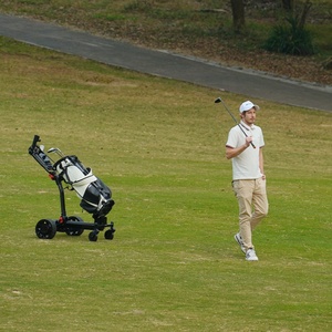 Nouvelle conception 2026 : Voiturette de <span class=keywords><strong>golf</strong></span> électrique télécommandée haut de gamme en aluminium avec batterie au lithium - Product Image 4