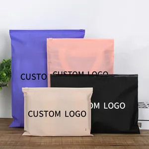 Túi Nhựa Đóng Gói Logo Theo Yêu Cầu Túi Ziplock Mờ CPE Vận Chuyển Quần Áo May Mặc Túi Khóa Kéo Màu Đen Bằng Nhựa