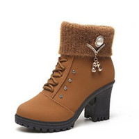 Vente en gros de nouvelles bottes à talons épais en cuir PU pour femmes, bottes élégantes d'hiver pour femmes