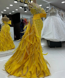 Robes de soirée exquises en sequins et cristaux avec traîne, pour jeunes filles noires, <span class=keywords><strong>robe</strong></span> de bal longue sirène sans bretelles, plumes de luxe personnalisées - Product Image 3