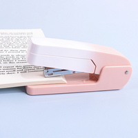 Agrafeuse manuelle portable en plastique à dégradé de couleurs pour le bureau, reliure de documents, agrafeuse rotative à couture centrale, économiseur de travail