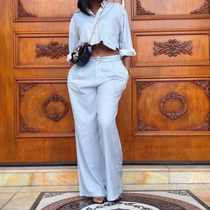 Conjunto de 2 Piezas Casual para Mujer Africana de Talla Grande: Camisa a Rayas con Solapa y Pantalones de Pierna Ancha de Cintura Alta - Moda - Product Image 1