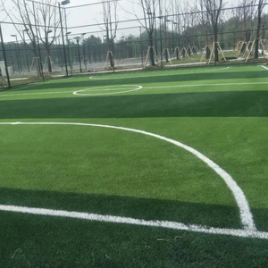 Vendita Diretta di Fabbrica: Erba Artificiale, Tappeto Erboso Sintetico, Prato in Plastica con 3 Colori Verdi per Campi Sportivi - Product Image 4