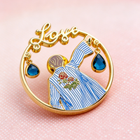 Épingles de revers personnalisées en métal plaqué avec émail dur, design anime Kpop mignon, avec chaîne