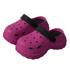 Sepatu Berlubang Dua Warna untuk Wanita Bernapas dan Anti Selip dengan Sol Lembut untuk Mencegah Kebocoran Urin Cocok untuk Pakaian Luar Musim Panas - Product Image 6