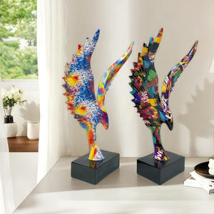 Decoración Moderna para Sala de Estar y Estudio, Vinoteca Creativa, Figura de Arte Popular Esculpida en Resina Epoxi con Diseño de Ala de Dapeng, Venta al Por Mayor - Product Image 3