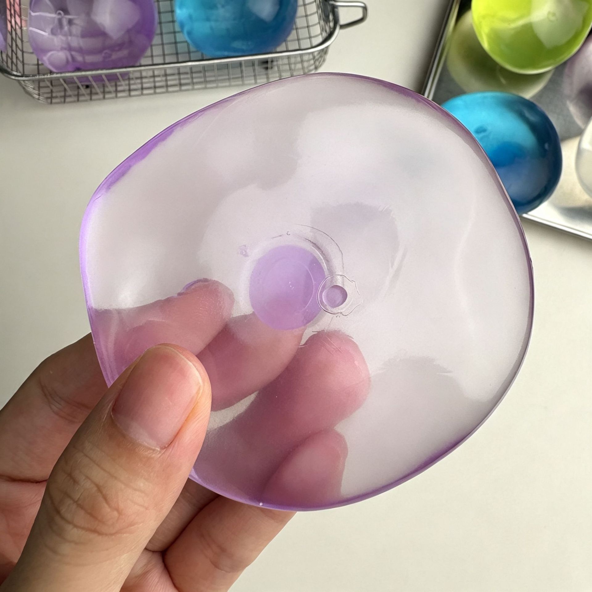 16 Boule super claire-violet 6cm