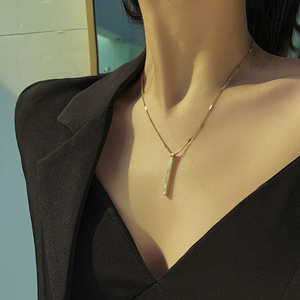 Exquisito Collar de Acero Inoxidable con Diseño de Concha, Cadena Sencilla para Clavícula, Accesorio de Moda 2023 con Estilo Único - Product Image 3