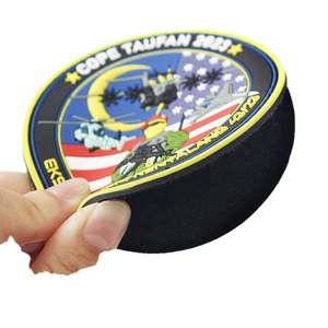 Parche de Goma con Logotipo Personalizado, Etiqueta de Silicona Negra Termoadhesiva para Ropa, Etiquetas de PVC - Product Image 5