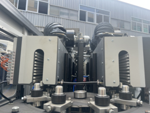 เครื่องบรรจุแชมพู PET-<span class=keywords><strong>G</strong></span> ขนาด 2 ลิตร แบบอัตโนมัติ 4 ช่อง ควบคุมด้วยระบบ Mitsubishi ขับเคลื่อนด้วยมอเตอร์ FESTO พร้อมตลับลูกปืน ให้ผลผลิตสูง - Product Image 4