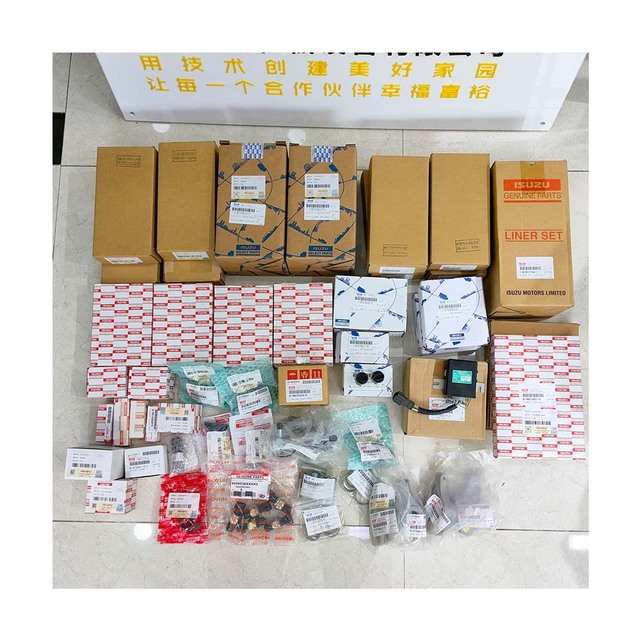 Engine Assembly Spare Part Isuzu 6HK1 4HK1 Engine Spare Parts Gasket Set Rings Piston diesel Engine Spare Parts