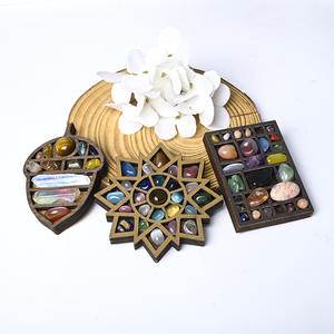 Présentoir en bois pour cristaux bruts-Porte-spécimen minéral de guérison d'énergie de guérisseur doré avec affichage de pierres précieuses naturelles - Product Image 1