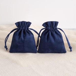 Sac à bijoux en tissu velours - Matériau recyclable - Design imprimé à l'écran - Pochette cadeau et sac gourde pour le rangement de bijoux et de montres - Product Image 2